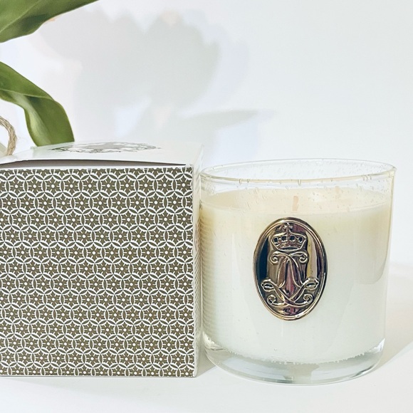 Chateau De Versailles “Trianon 1693” Scented Candle - Picture 4 of 10